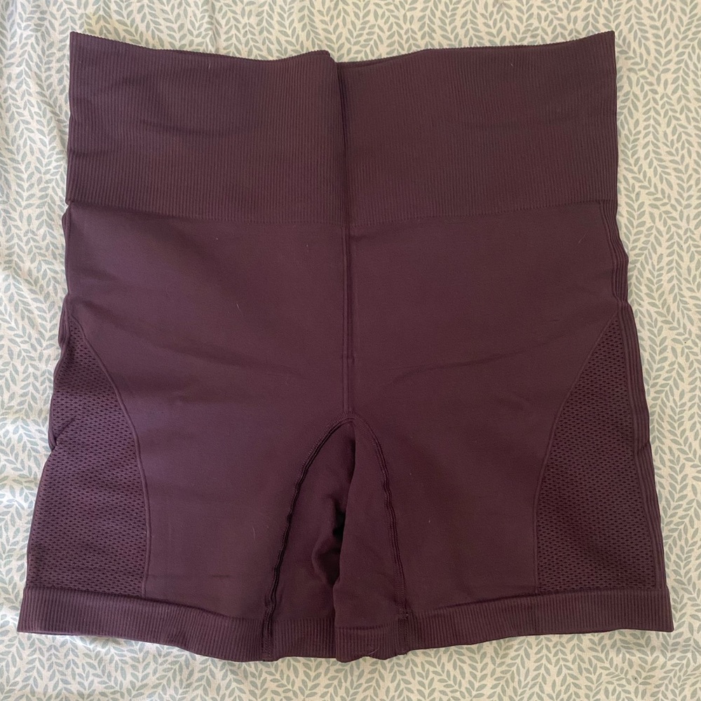 Sculpt shorts size 6